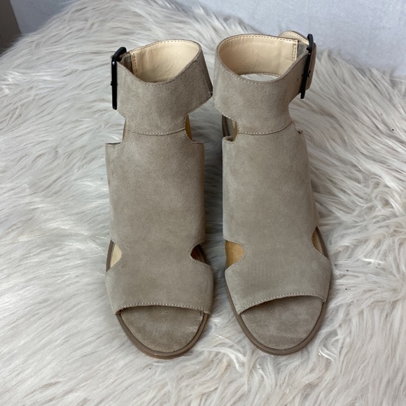 Sole/ society platform heels - Picture 2 of 7